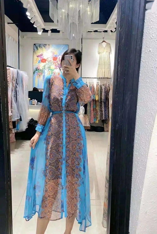 南油服裝批發(fā)市場的“十拿九補”爆款策略探秘